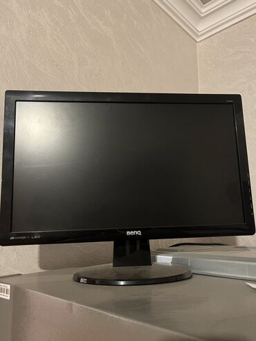 Monitorlar: Ekran acilmir. Ehtiyat hissesi kimi satilir