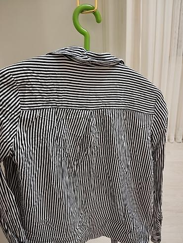 kurta: Terranova qadın köynəyi – XS ölçü - Naxış: qara-ağ şaquli zolaqlar — 3