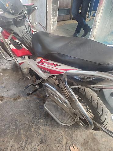 skuter scooter: Skuter/moped – Sport dizayn - Korpus rəngi: qırmızı-ağ, idman üslublu — 2