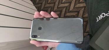 samsung işlənmiş telefonlar: Samsung A20, 32 GB, rəng - Gümüşü, İki sim kartlı, Face ID