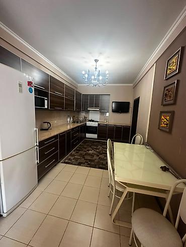 29: Элитная 2-комнатная квартира, 100 м², евроремонт, этаж 2/9. Район — 3