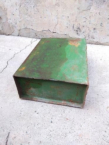 Другие автозапчасти: Гаражная распродажа! Продаю: Канистры зеленая под масло или — 5