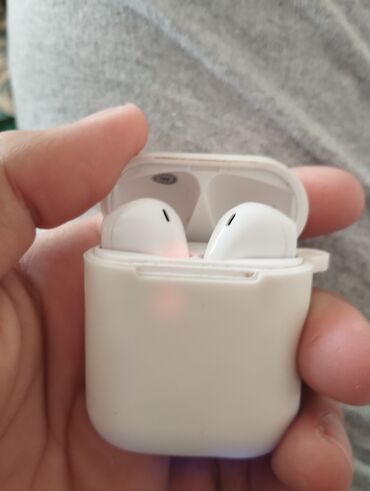 qulaqliq temiri: İşlənmiş Simsiz (Bluetooth) Qulaqcıqlar, Apple, rəng - Ağ