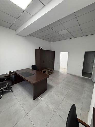 парих: Сдаю Офис целиком: Колл-центр, IT-компания, 160 м², В жилом комплексе, С ремонтом, С отдельным входом, С отдельным санузлом, С парковкой — 3