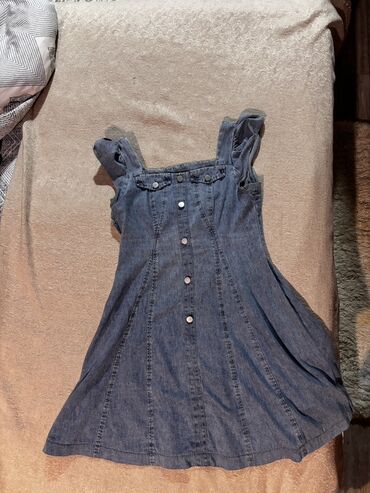 Ziyafət donları: Yay donu - Material: denim/cins parça - Model: A-kəsimli, yüngül