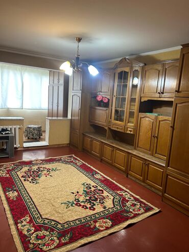 продам квартиру 4 комнатную: 2 комнаты, Собственник, Без подселения, С мебелью полностью