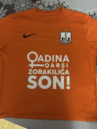 Рубашки: Мужская футболка, Nike, M (EU 38), цвет - Оранжевый
