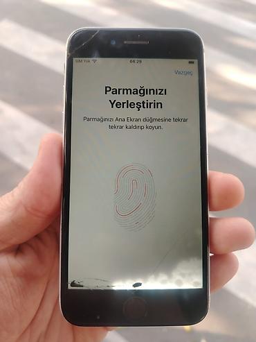 iphone 11 mini: IPhone 8, Gümüşü, Qırıq — 3