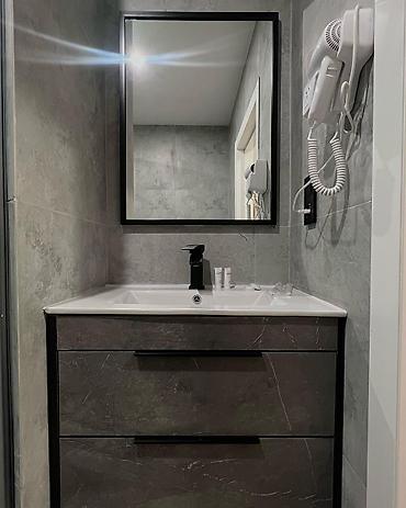 Посуточная аренда квартир: 1 комната, Душевая кабина, Постельное белье, Кондиционер — 9