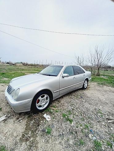 Mercedes-Benz: Mercedes-Benz E‑Class W210 sedan - Kuzov: sedan, gümüşü rəng - — 12