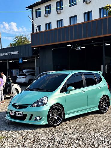 Honda Fit: 2003 г., 1.5 л, Автомат, Бензин, Хэтчбэк