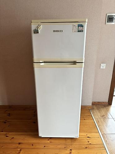 ipone 7 pilus: Beko iki qapılı soyuducu - Rəng: ağ, krem tonlu tutacaqlar - Yuxarıda — 1