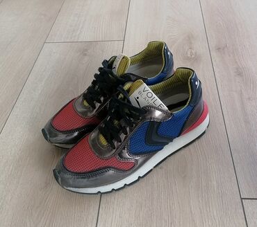 Women's Sneakers and athletic shoes: 37 — 2