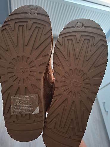 Ugg obuća: UGG patike/čizme za hladno vreme – boja karamela

- Brend: UGG — 1