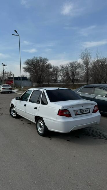 Daewoo: Daewoo Nexia: 2012 г., 1.5 л, Механика, Бензин, Седан