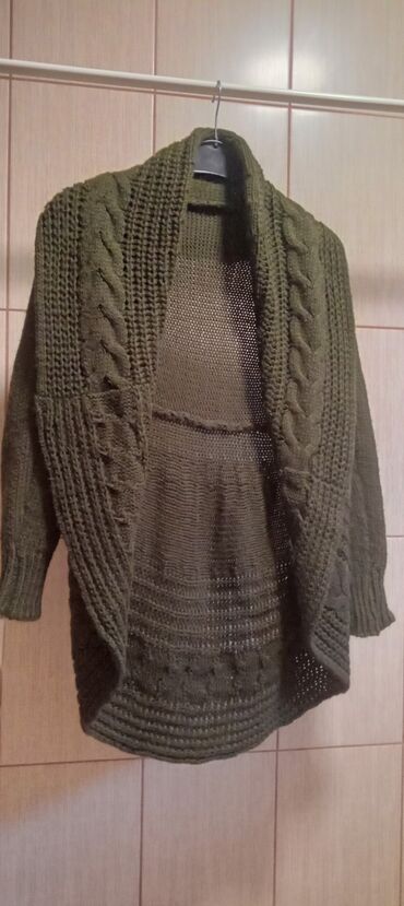 zelena kozna jakna zara: Džemper, dva puta obučen, kao nov, topao.
Iz Turske