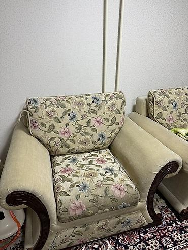 Прямые диваны: Прямой диван, Б/у — 7