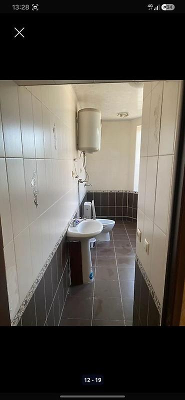 Үйлөрдү сатуу: 5 бөлмө, 200 м², 5 соток, Бишкек, Ак-Өргө ж/м Менчик ээси — 5