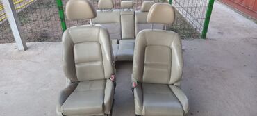 авто кран запчасти: Комплект сидений, Кожа, Subaru 2004 г., Б/у, Оригинал, Япония
