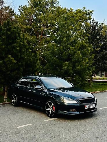 Другие автомобили: Обмен дороже Седан бизнес-класса темно-серого цвета с эффектным — 1