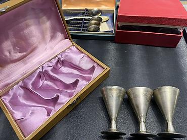 nabor dəsti: 3 eded Qədəh qabı 93 gram 2 ədə Rumka 90 gram Qaşığlar 93 gram — 1