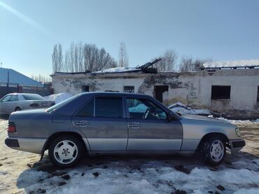 Mercedes-Benz: Mercedes-Benz W124: 1990 г., 2.3 л, Механика, Седан — 2