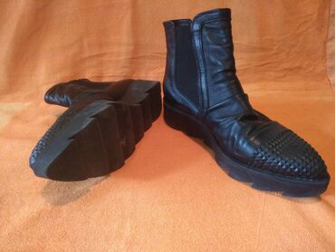 Gležnjače: Gležnjače, 38 — 5