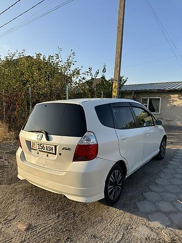 Honda Fit: 2002 г., 1.5 л, Вариатор, Бензин, Хэтчбэк