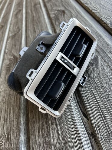 Багажники на крышу и фаркопы: Дефлектор воздуховода Lexus 2018 г., Б/у, Оригинал, США