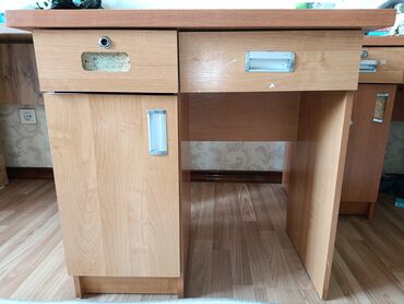 купить угловой компьютерный стол: Жазуу үстөл, Колдонулган