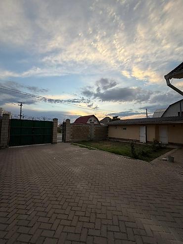 Продажа коттеджей и домов: 🔥 Продается особняк 🏡 📍 Район: Баха — Южная Магистраль 🔹 Ж/м — 10