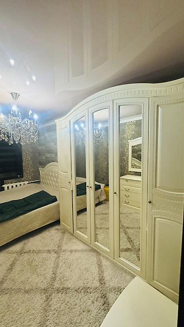 Гарнитуры для зала: Ош шаарынын борборунан 4 бөлмөлүү батир сатылат 🏙️ 📍 Ориентир: Бим — 4