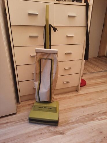 Klasični usisivači: Stari,retro usisivac Iskra sa vrecom TK 7005 R. Proban samo dlanom — 3