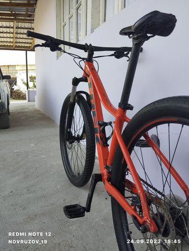 İdman velosipedləri: İşlənmiş Trek velosipedi Trek, 28", sürətlərin sayı: 16, Pulsuz çatdırılma — 8