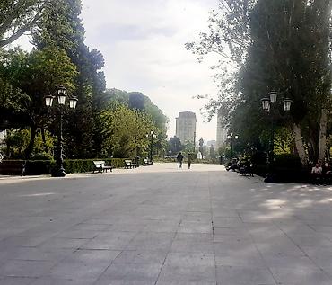 Kirayə mənzillər: Şəhərin mərkəzində 28 May Metro. Səməd Vurğun bağın yaninda 2 otagli — 10