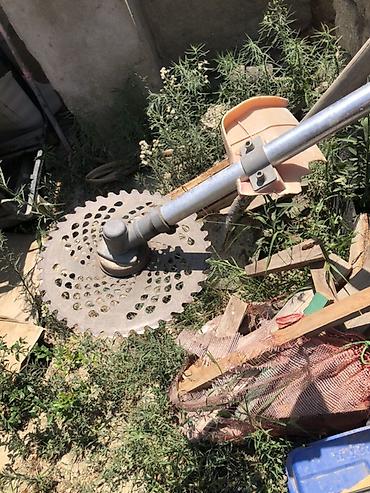 ot bicən: Benzinlə işləyən otbiçən/trimmer - Güclü benzin mühərriki, arxaya — 2