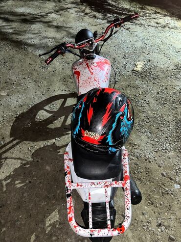 Çəngəllər: Motodəbilqə (full-face kaska) – “Born to be Wild” dizaynı - Tip