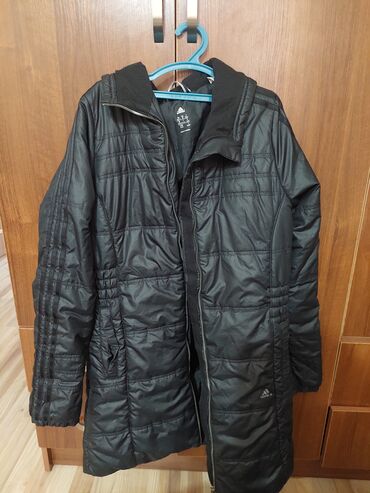 детские зимние куртки с мехом: Продаю детскии зимнии б/у 2шт куртки за 500сом