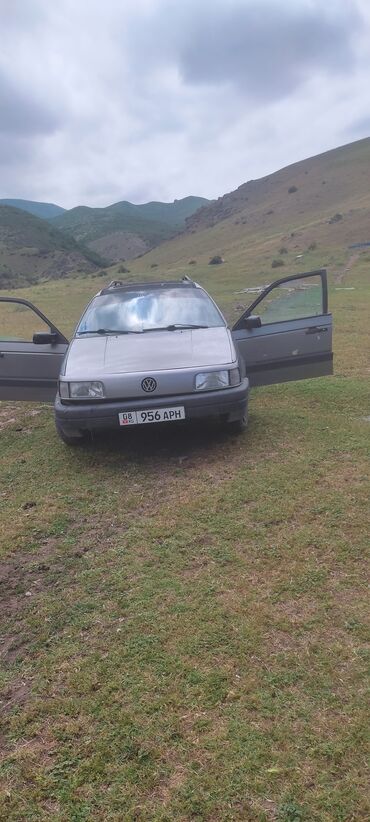 Volkswagen: Volkswagen Passat: 1990 г., 1.8 л, Механика, Бензин