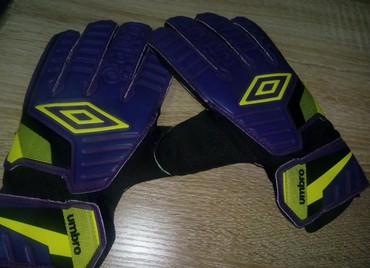 Rukavice: Golmanske rukavice Umbro, veličina 10. Nove, nisu korišćene na lalafo.rs - slika 3 Golmanske rukavice Umbro, veličina 10. Nove, nisu korišćene - Stara Pazova - slika 3