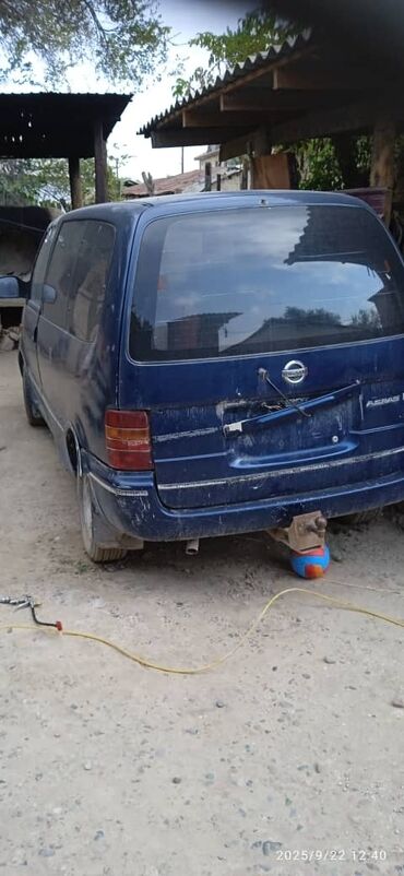 Nissan: Nissan Serena: 1994 г., 2 л, Механика, Бензин
