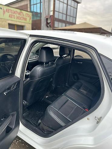 BYD: BYD E3: 2020 г., Седан — 7