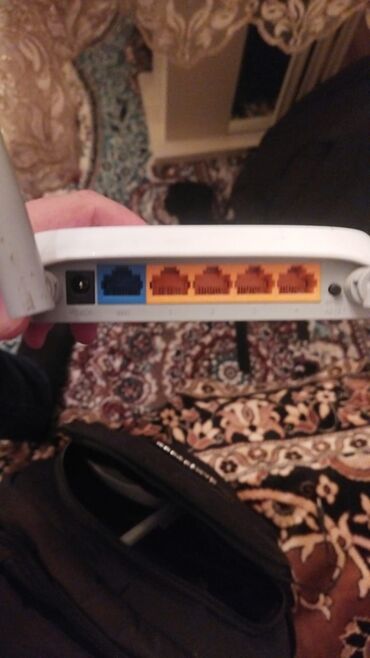 tp link qiyməti: Tp-link router.3 ay işıənib. 10 azn son qiymətdi Tp link 2 antena 2