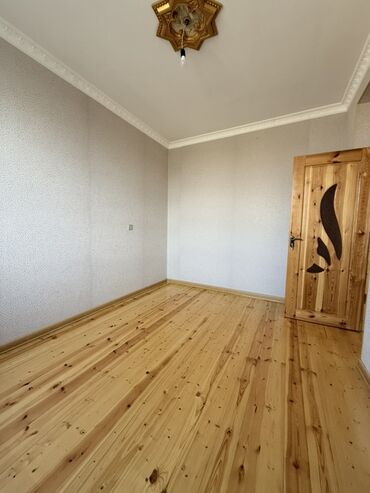 Həyət evləri və villaların satışı: Satılır: həyət evi - Qonaq Otağı,Mətbəx,Sanitar qovşaq,3 otaqdan — 6