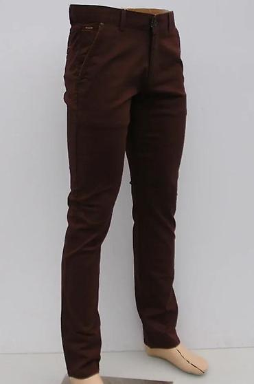 Pantalone: Muške pantalone u tamno braon boji, stilizovane kao čino pantalone — 8