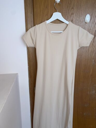 uske haljine od satena: One size, color - Beige, Other style, Short sleeves