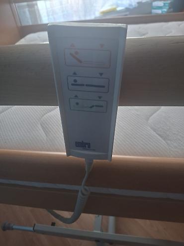 bioptron lampa: Medicinski bolnički krevet sa dušekom i trapez ručkom za podizanje — 7