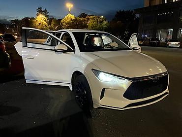BYD: BYD E2: 2022 г., Автомат, Гибрид, Седан — 2