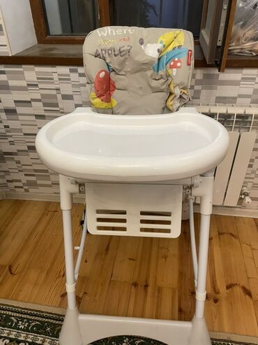 fisher price: Fisher-Price markalı bu uşaq yemək stulu, kiçik uşaqlara rahat və