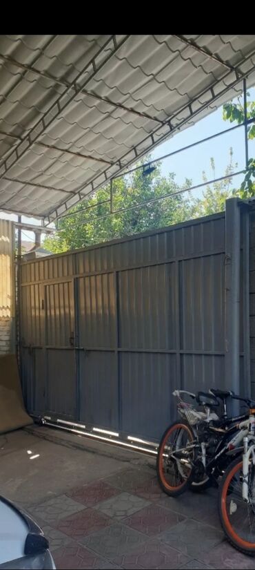 сниму квартиру на мецяс: 58 кв. м, 3 бөлмө, Унаа токтотуучу жай, Забор, тосулган